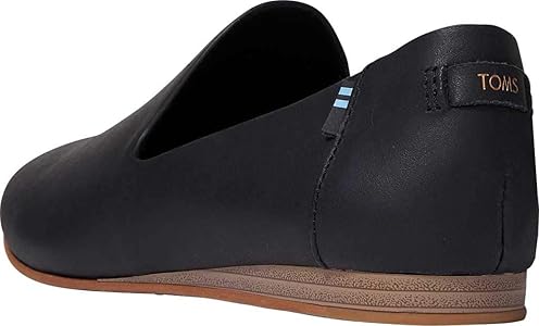 ダーシー　DARCY Amazon.com | TOMS Women's Darcy Loafer Flat, Black, 5